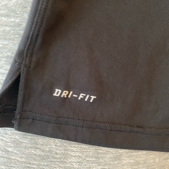 Nike Athletic T-Shirt Size L - Picture 4 of 4